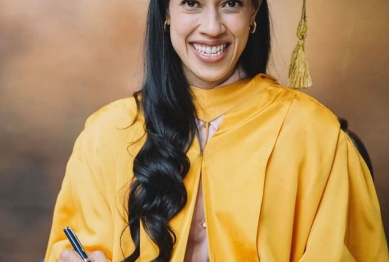 Squash queen Nicol receives honorary doctorate